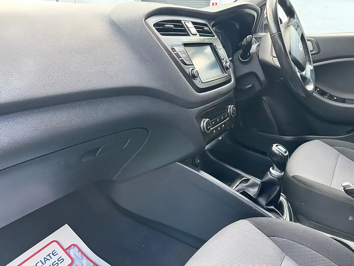Used 2018 Hyundai i20 Premium Nav Tomato Red - Interior and Exterior details 4