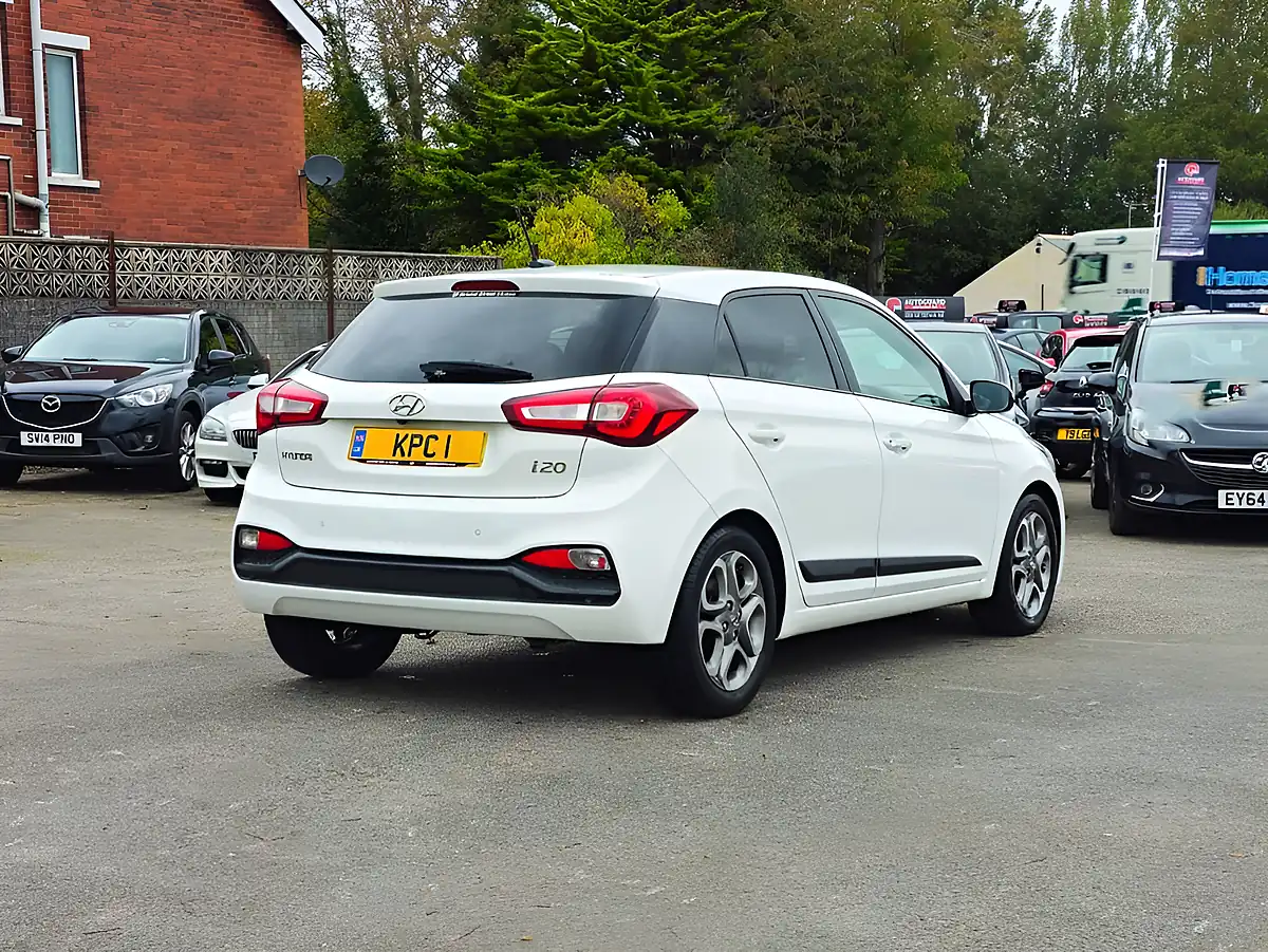 Used 2018 Hyundai I20 Premium Nav White - Interior and Exterior details 11