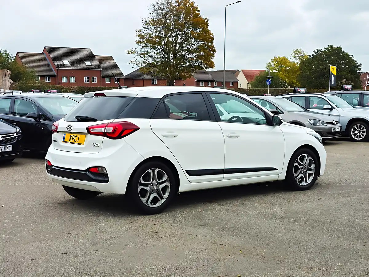 Used 2018 Hyundai I20 Premium Nav White - Interior and Exterior details 12