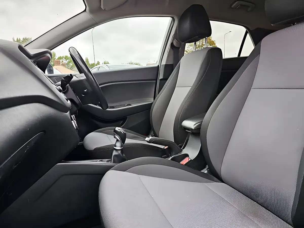 Used 2018 Hyundai I20 Premium Nav White - Interior and Exterior details 15