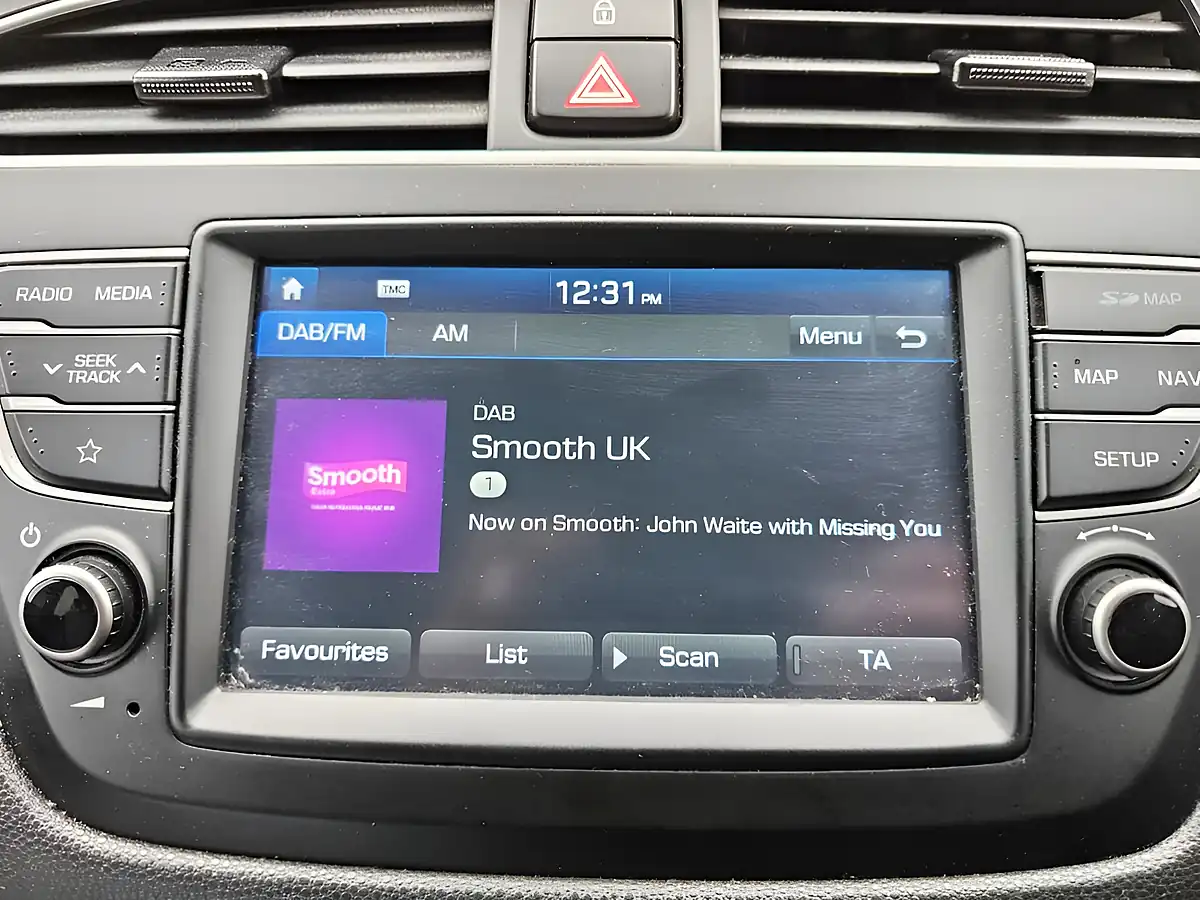 Used 2018 Hyundai I20 Premium Nav White - Interior and Exterior details 17