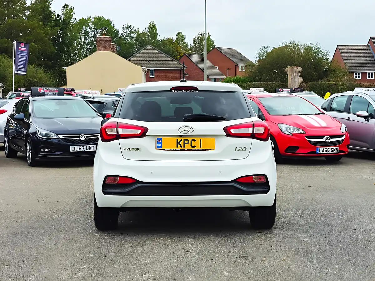 Used 2018 Hyundai I20 Premium Nav White - Interior and Exterior details 8