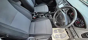 Used 2018 Hyundai I20 S-Connect White - Interior and Exterior details 11