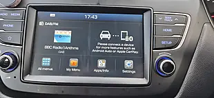 Used 2018 Hyundai I20 S-Connect White - Interior and Exterior details 13