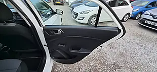 Used 2018 Hyundai I20 S-Connect White - Interior and Exterior details 15