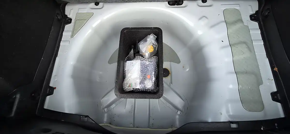 Used 2018 Hyundai I20 S-Connect White - Interior and Exterior details 19