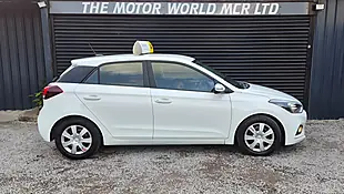 Used 2018 Hyundai I20 S-Connect White - Interior and Exterior details 3