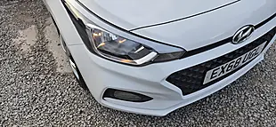Used 2018 Hyundai I20 S-Connect White - Interior and Exterior details 9