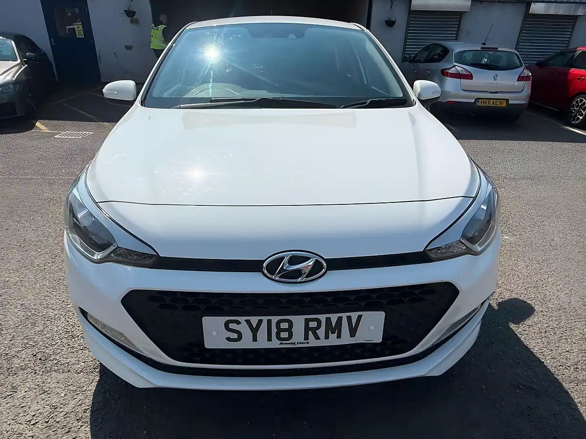 Used 2018 Hyundai I20 Se Euro 6 White - Interior and Exterior details 10