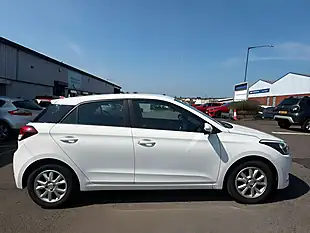 Used 2018 Hyundai I20 Se Euro 6 White - Interior and Exterior details 11