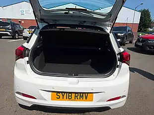 Used 2018 Hyundai I20 Se Euro 6 White - Interior and Exterior details 16