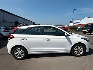 Used 2018 Hyundai I20 Se Euro 6 White - Interior and Exterior details 9