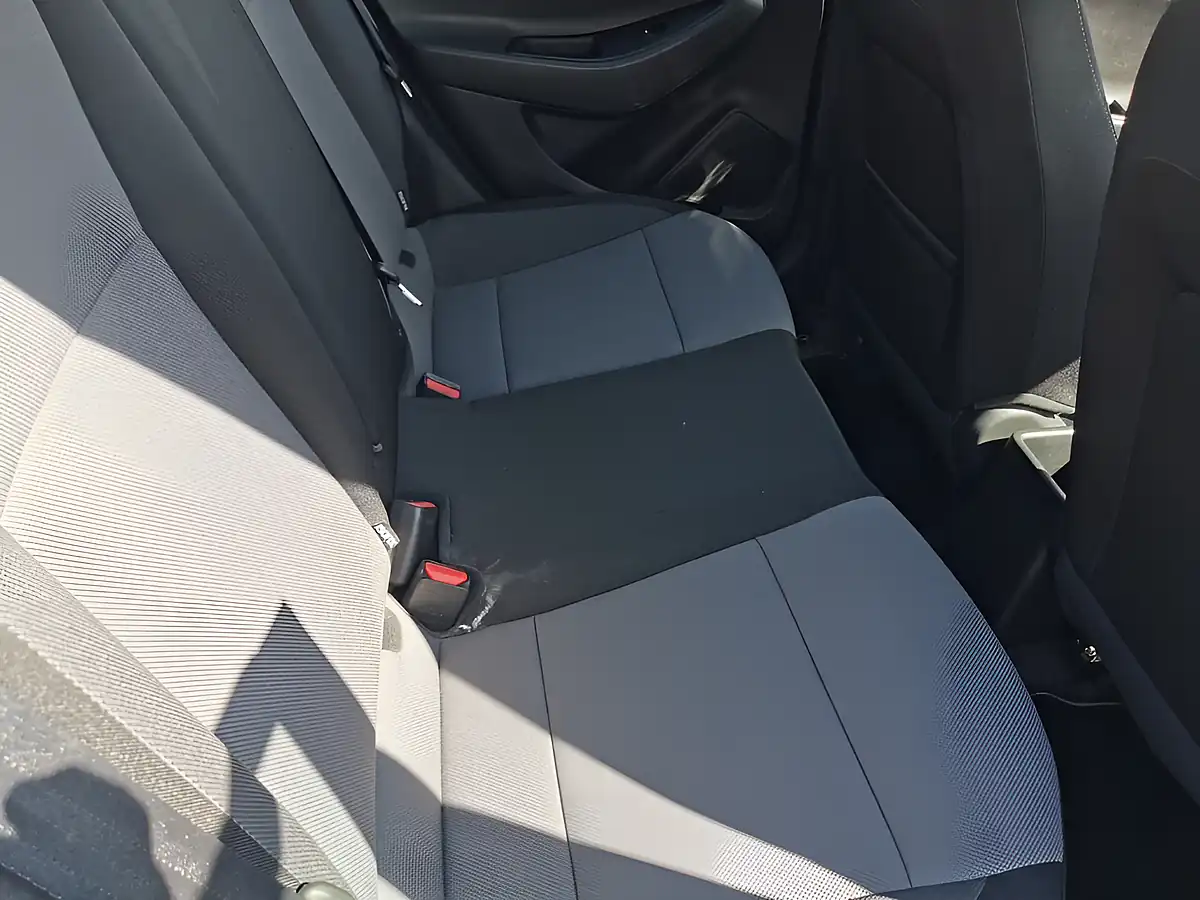 Used 2018 Hyundai I20 Se Launch Edition Champion Blue - Interior and Exterior details 10