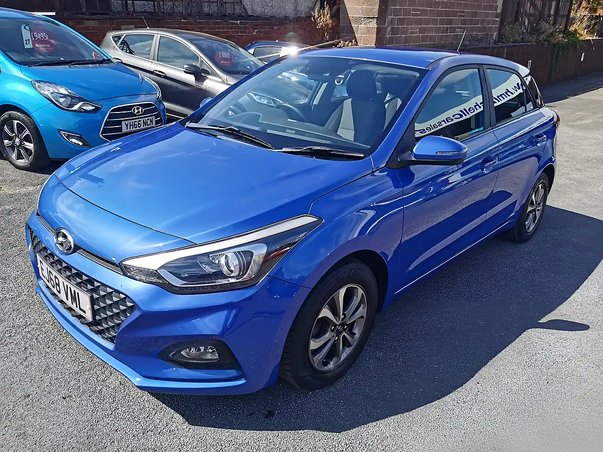 Used 2018 Hyundai I20 Se Launch Edition Champion Blue - Interior and Exterior details 3