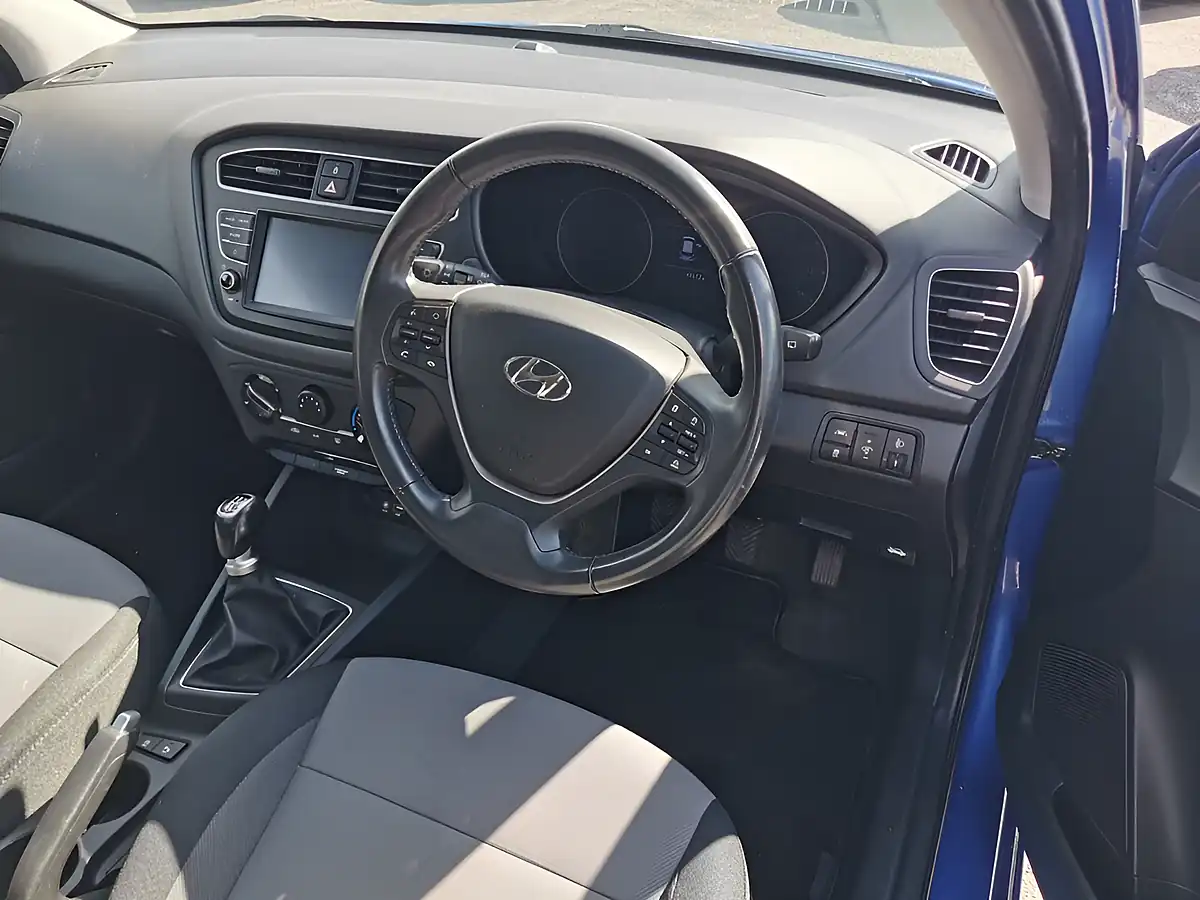Used 2018 Hyundai I20 Se Launch Edition Champion Blue - Interior and Exterior details 7