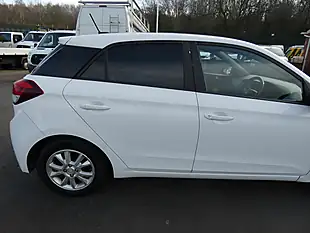 Used 2018 Hyundai i20 Se White - Interior and Exterior details 13