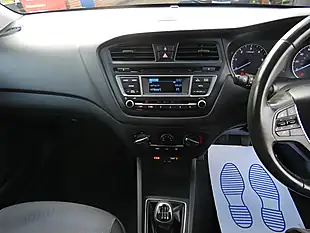 Used 2018 Hyundai i20 Se White - Interior and Exterior details 8