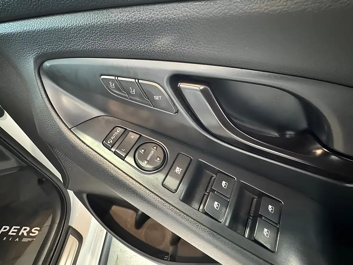 Used 2018 Hyundai i30 N Performance White - Interior and Exterior details 13