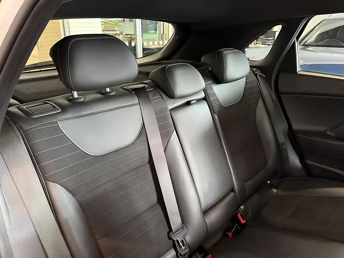 Used 2018 Hyundai i30 N Performance White - Interior and Exterior details 6