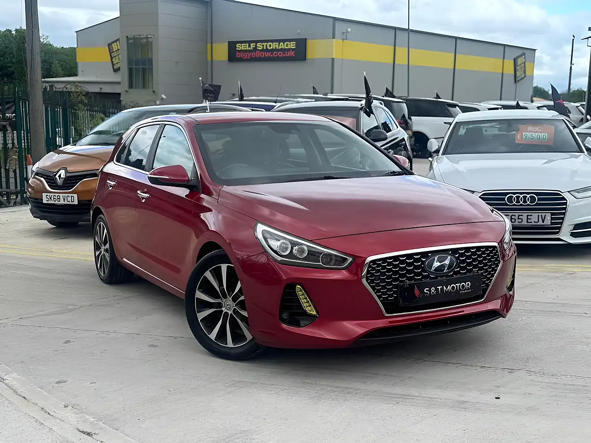 Used 2018 Hyundai I30 Premium Red - Front View