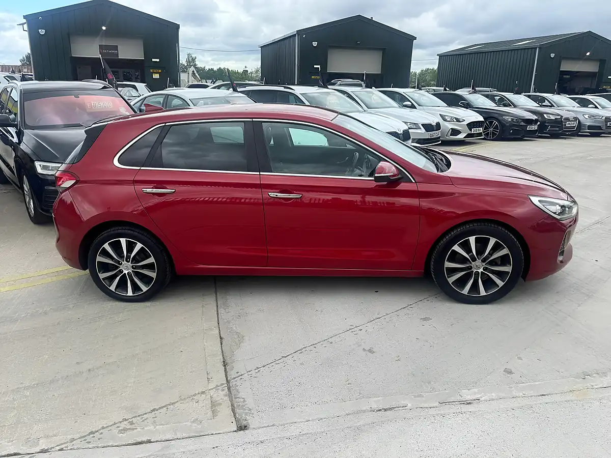 Used 2018 Hyundai I30 Premium Red - Interior and Exterior details 10