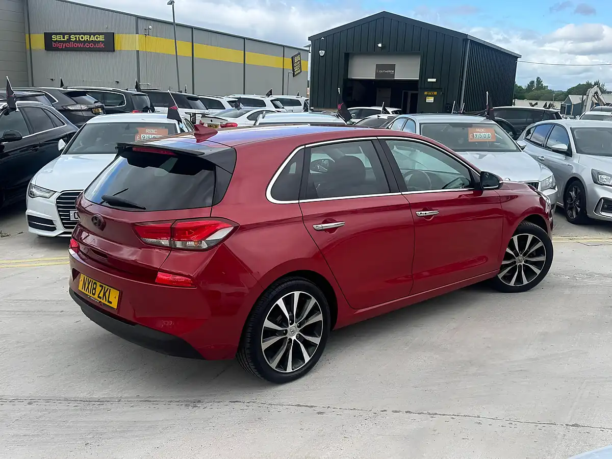 Used 2018 Hyundai I30 Premium Red - Interior and Exterior details 12