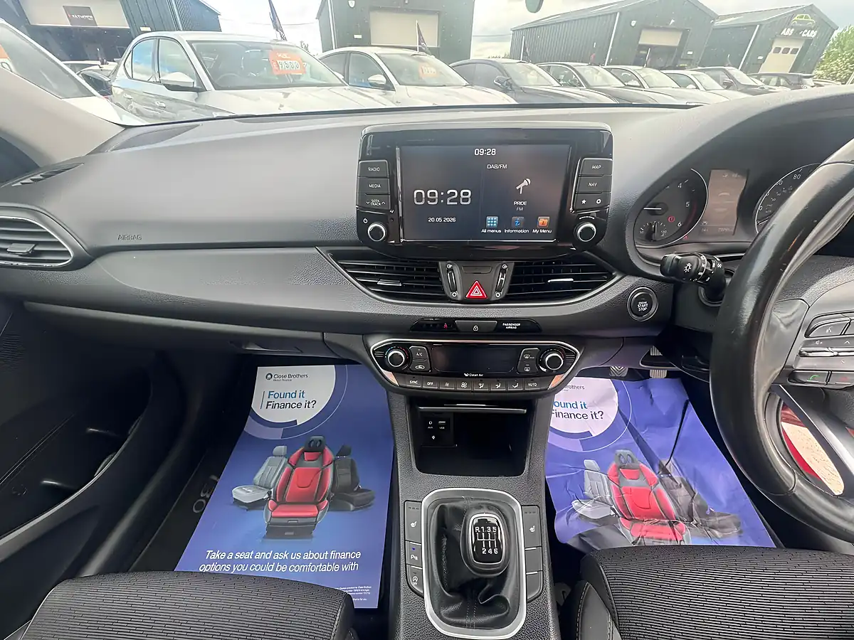 Used 2018 Hyundai I30 Premium Red - Interior and Exterior details 14