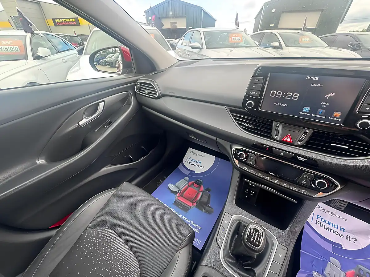 Used 2018 Hyundai I30 Premium Red - Interior and Exterior details 16
