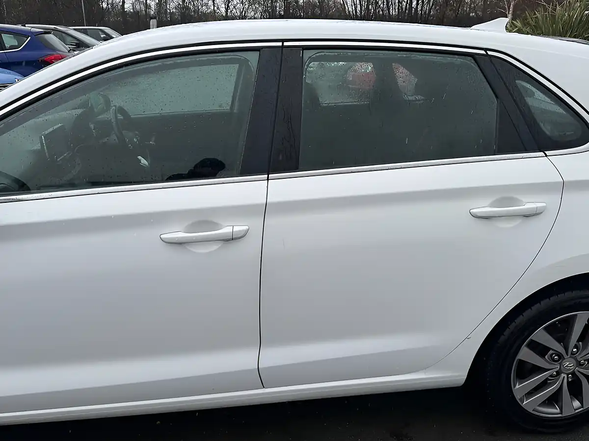 Used 2018 Hyundai I30 Se Edition White - Interior and Exterior details 13