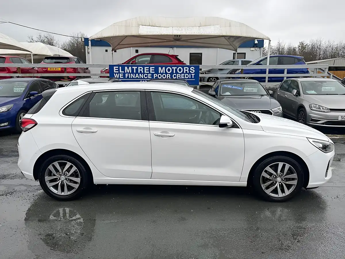 Used 2018 Hyundai I30 Se Edition White - Interior and Exterior details 3
