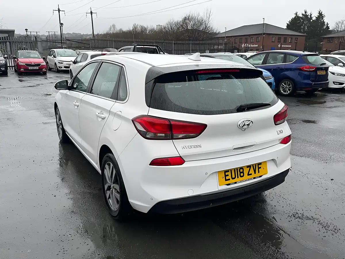 Used 2018 Hyundai I30 Se Edition White - Interior and Exterior details 4