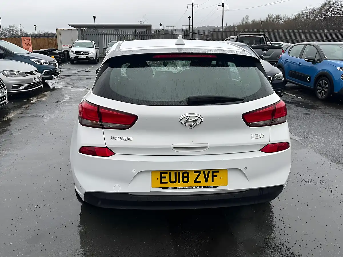 Used 2018 Hyundai I30 Se Edition White - Interior and Exterior details 7