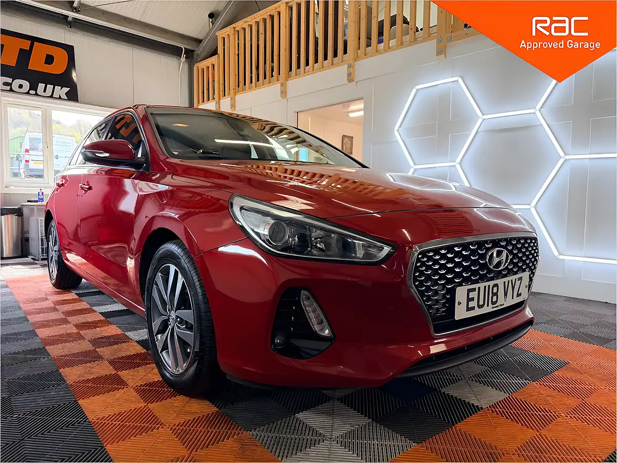 Used 2018 Hyundai I30 Se Nav Fiery Red - Front View