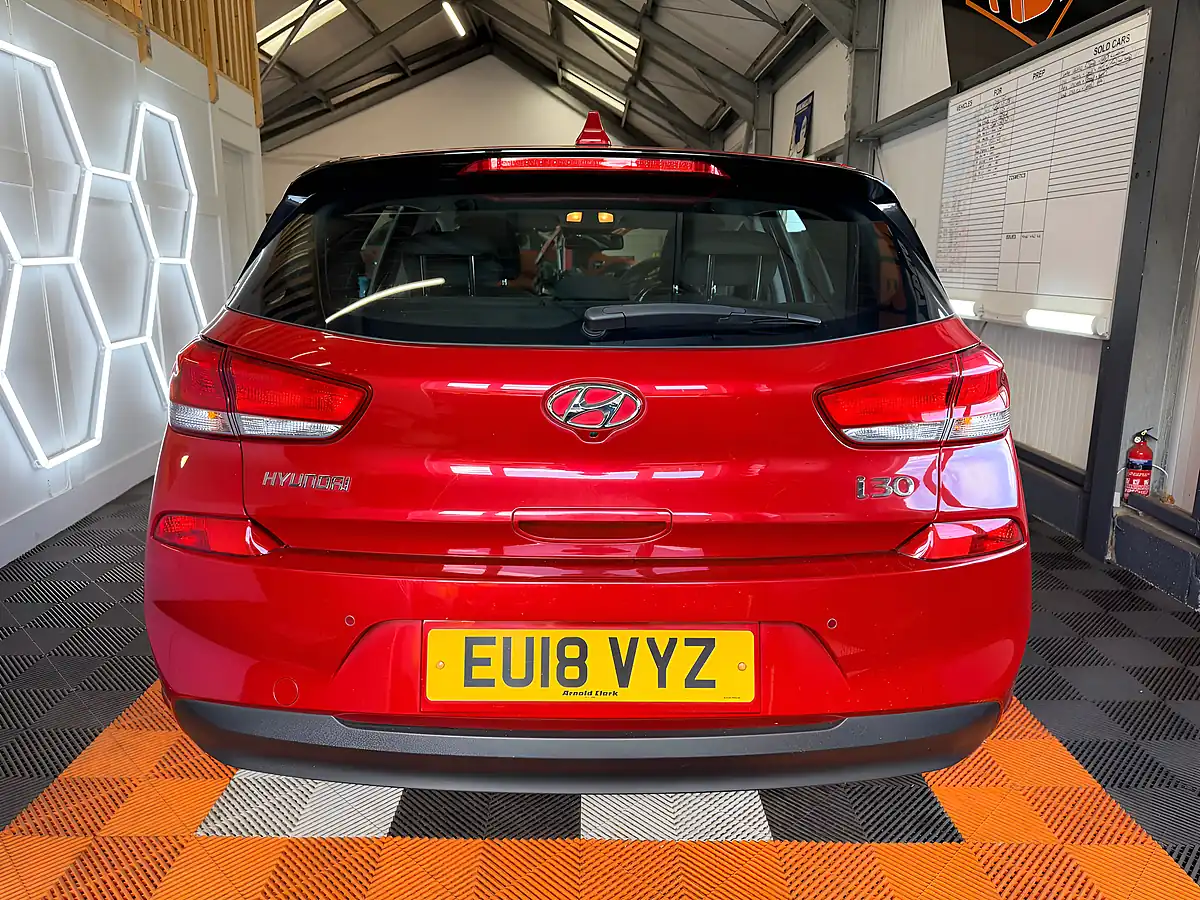 Used 2018 Hyundai I30 Se Nav Fiery Red - Interior and Exterior details 10