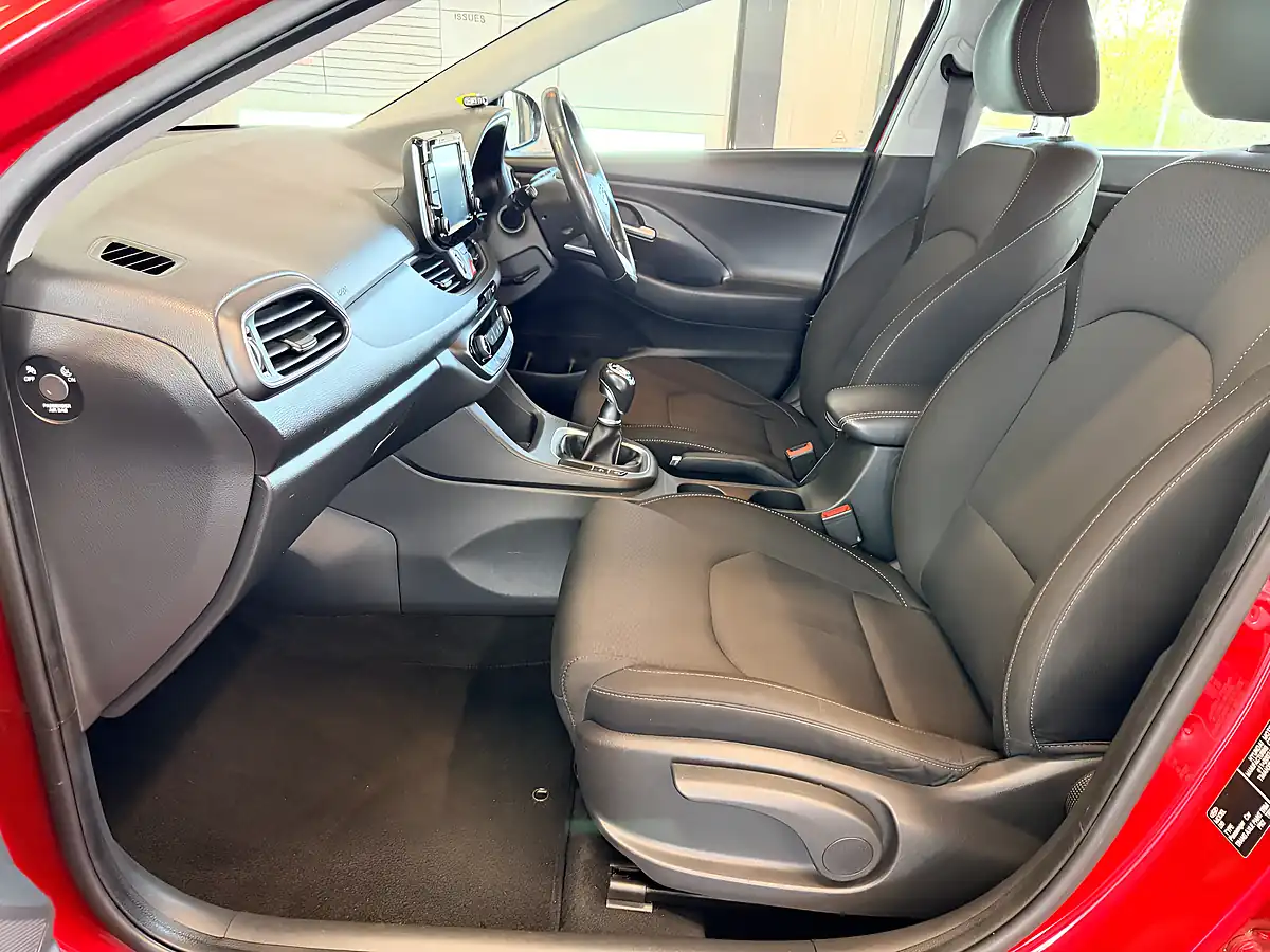 Used 2018 Hyundai I30 Se Nav Fiery Red - Interior and Exterior details 13