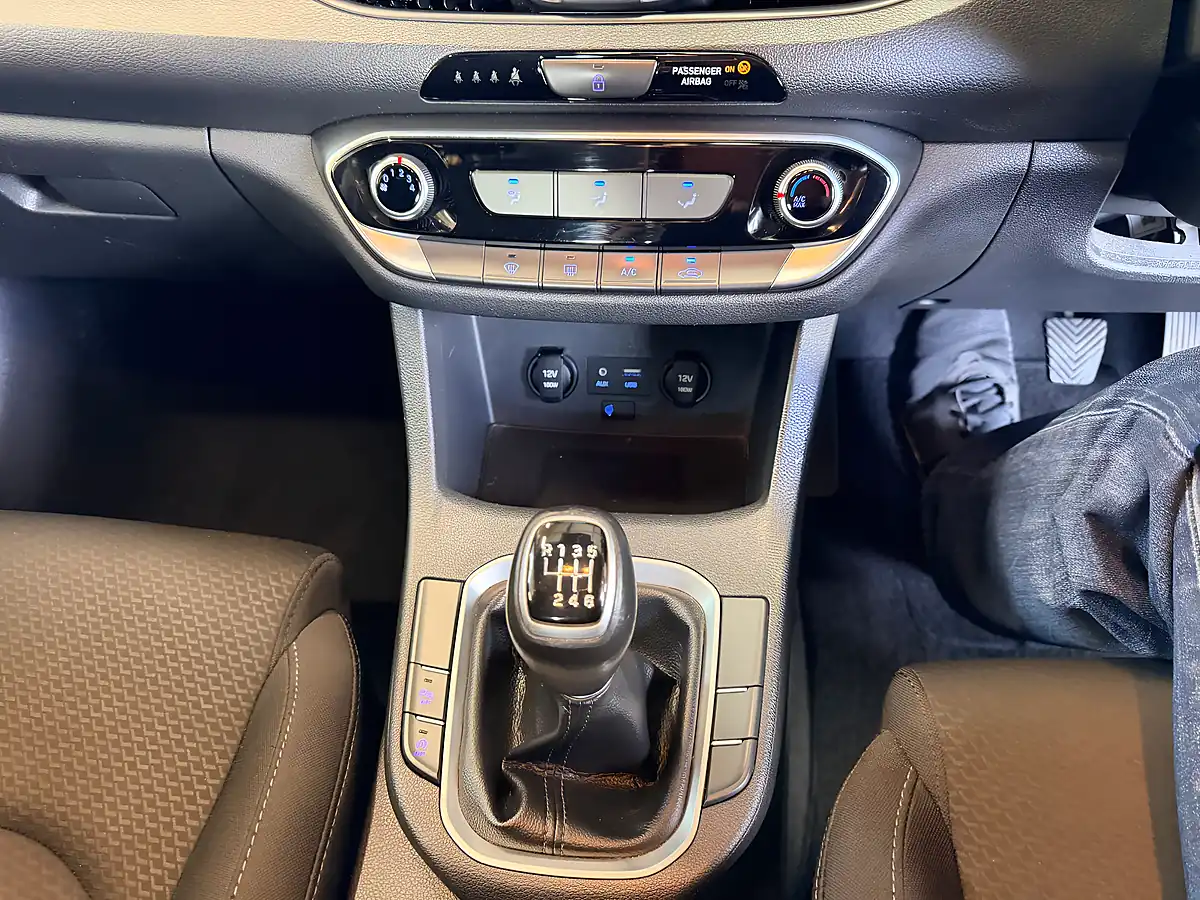 Used 2018 Hyundai I30 Se Nav Fiery Red - Interior and Exterior details 19