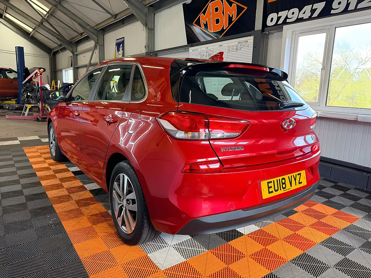Used 2018 Hyundai I30 Se Nav Fiery Red - Interior and Exterior details 4