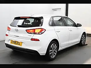 Used 2018 Hyundai i30 Se Nav Polar White - Interior and Exterior details 12