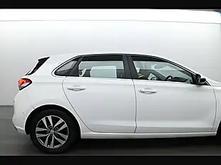 Used 2018 Hyundai i30 Se Nav Polar White - Interior and Exterior details 13