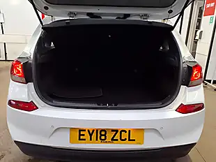 Used 2018 Hyundai i30 Se Nav Polar White - Interior and Exterior details 20