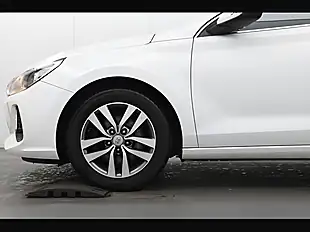 Used 2018 Hyundai i30 Se Nav Polar White - Interior and Exterior details 7