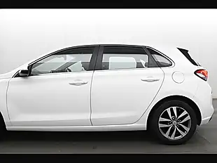 Used 2018 Hyundai i30 Se Nav Polar White - Interior and Exterior details 8