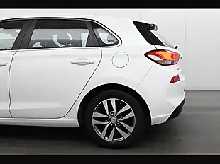 Used 2018 Hyundai i30 Se Nav Polar White - Interior and Exterior details 9