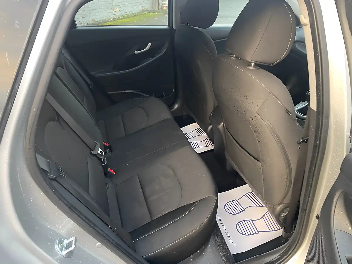 Used 2018 Hyundai i30 Se Nav Silver - Interior and Exterior details 12