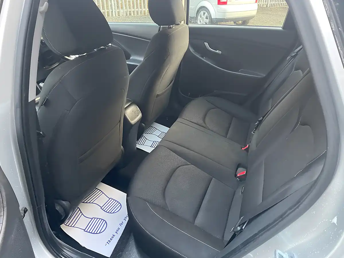 Used 2018 Hyundai i30 Se Nav Silver - Interior and Exterior details 15