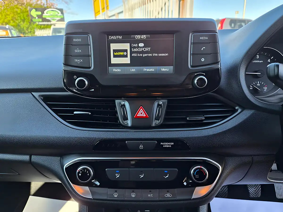 Used 2018 Hyundai i30 Se Tourer Blue - Interior and Exterior details 13