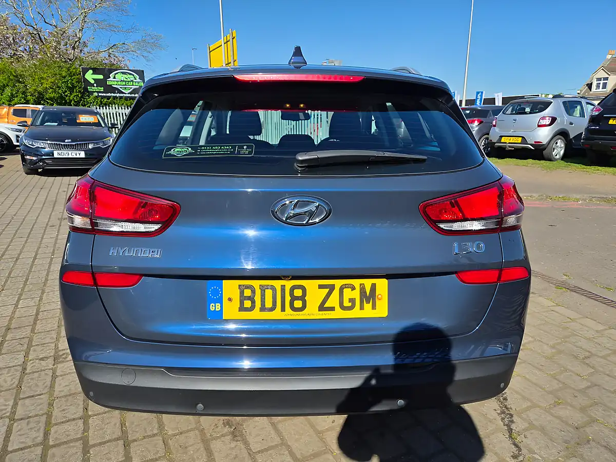Used 2018 Hyundai i30 Se Tourer Blue - Interior and Exterior details 5