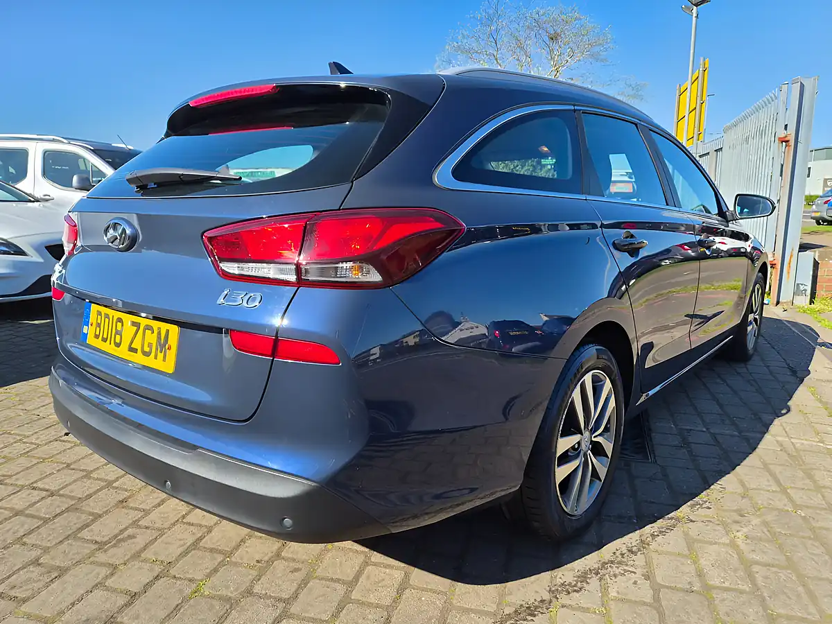 Used 2018 Hyundai i30 Se Tourer Blue - Interior and Exterior details 6