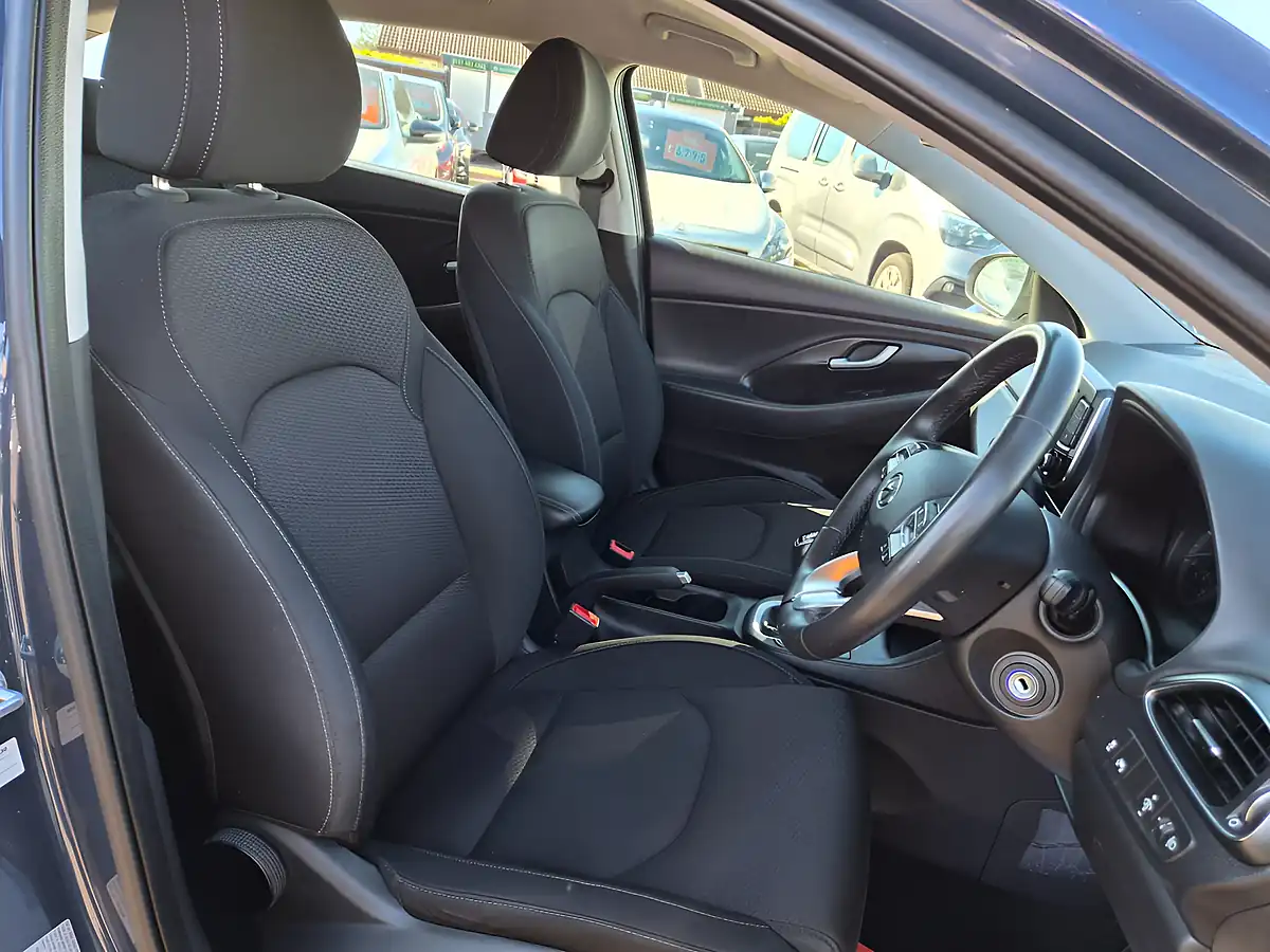 Used 2018 Hyundai i30 Se Tourer Blue - Interior and Exterior details 7