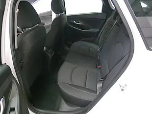 Used 2018 Hyundai i30 Se White - Interior and Exterior details 16